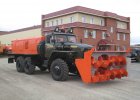 Снегоуборщик на шасси Урал
